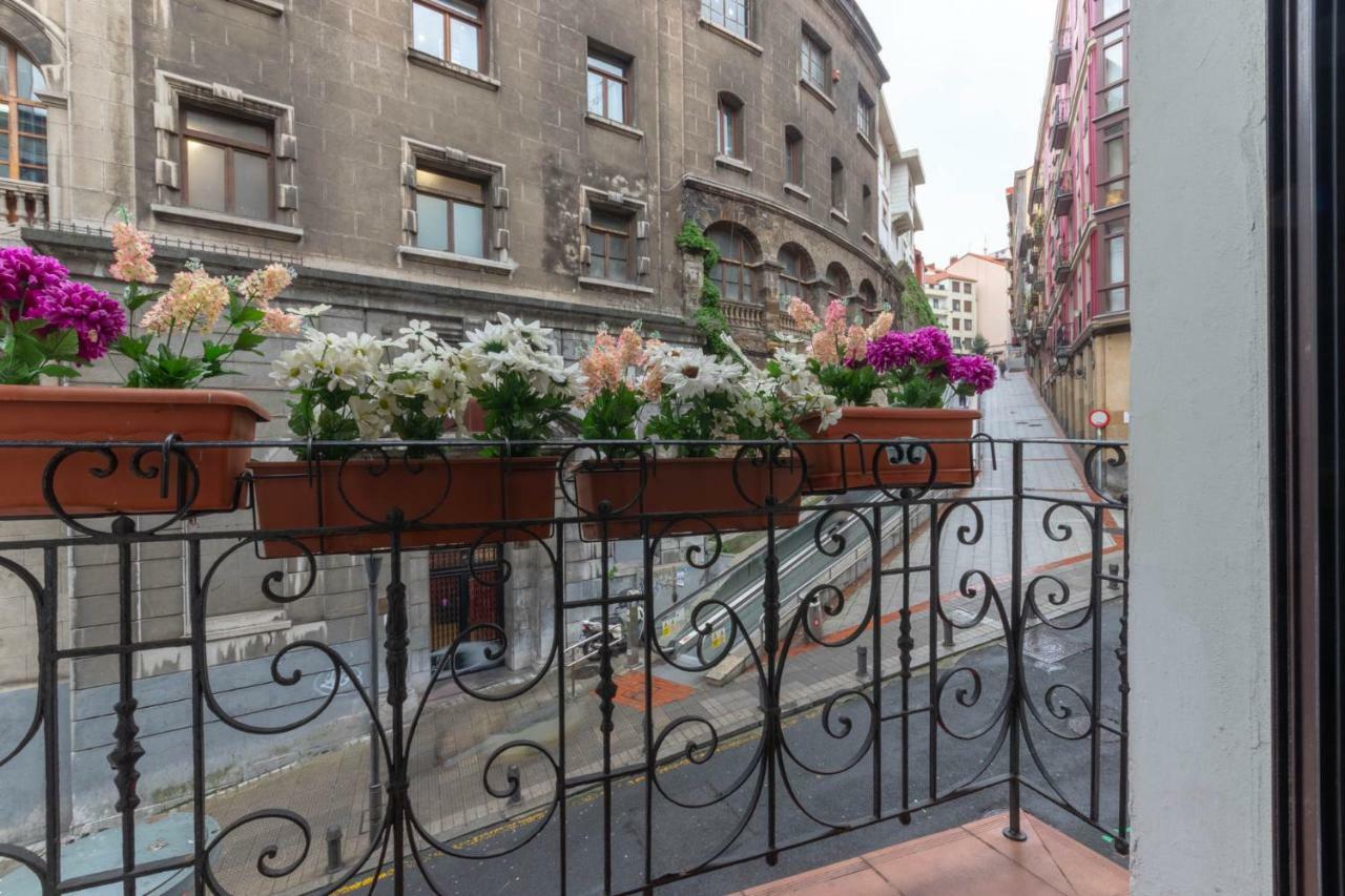 Apartment Between Old Town & Guggenheim!! Private Parking Bilbao Extérieur photo